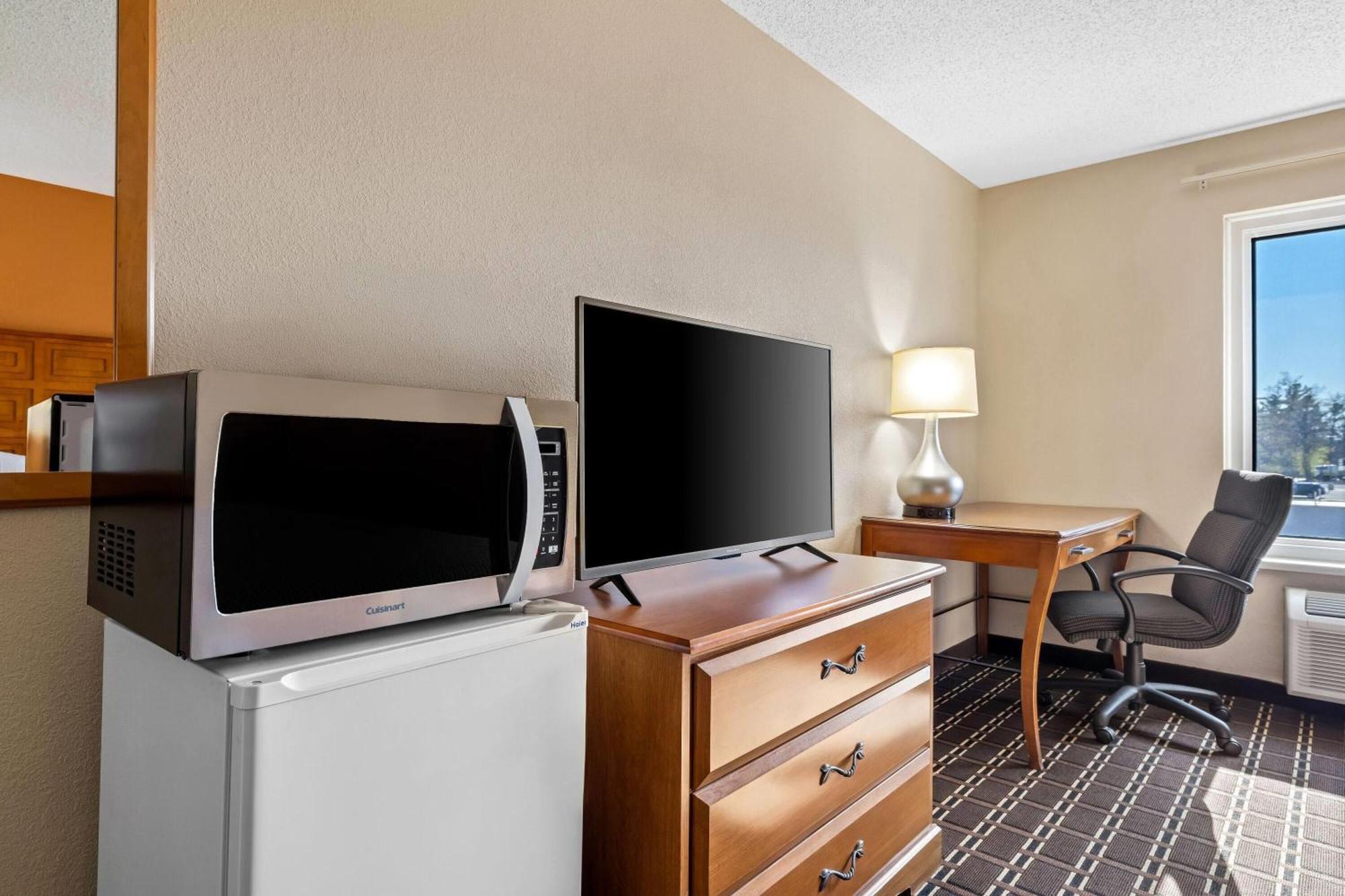 Days Inn By Wyndham Black River Falls - Access To Atv Trail Exterior foto